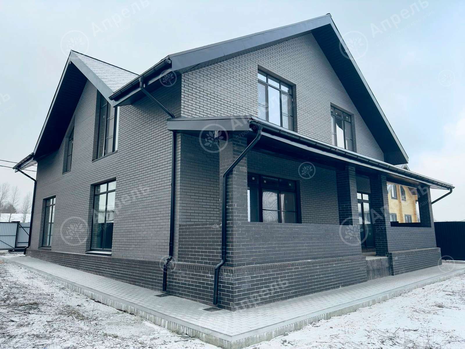 Двухэтажный дом из газобетона площадью 350 м2 4