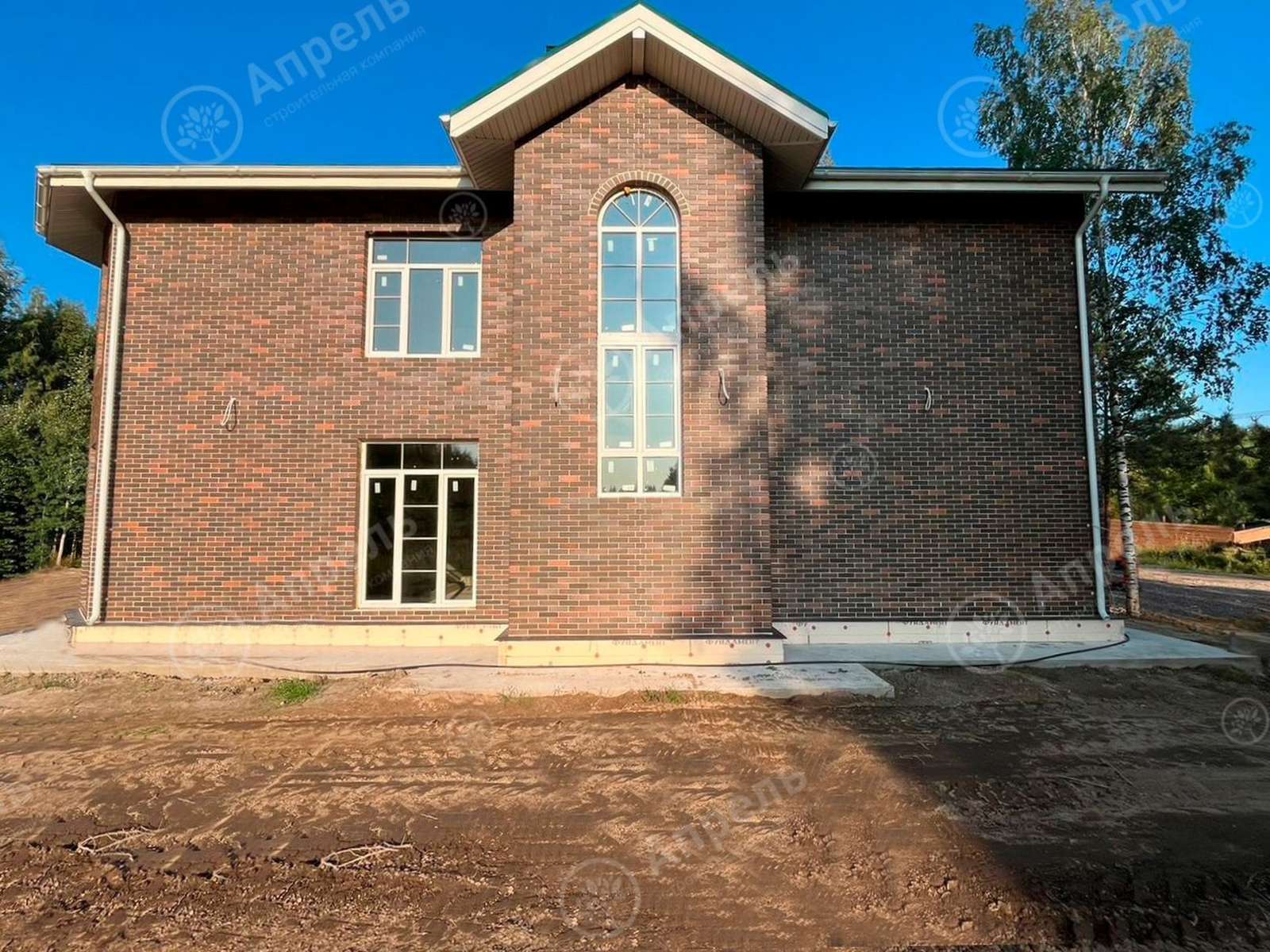 Двухэтажный дом из газобетона площадью 350 м2 4