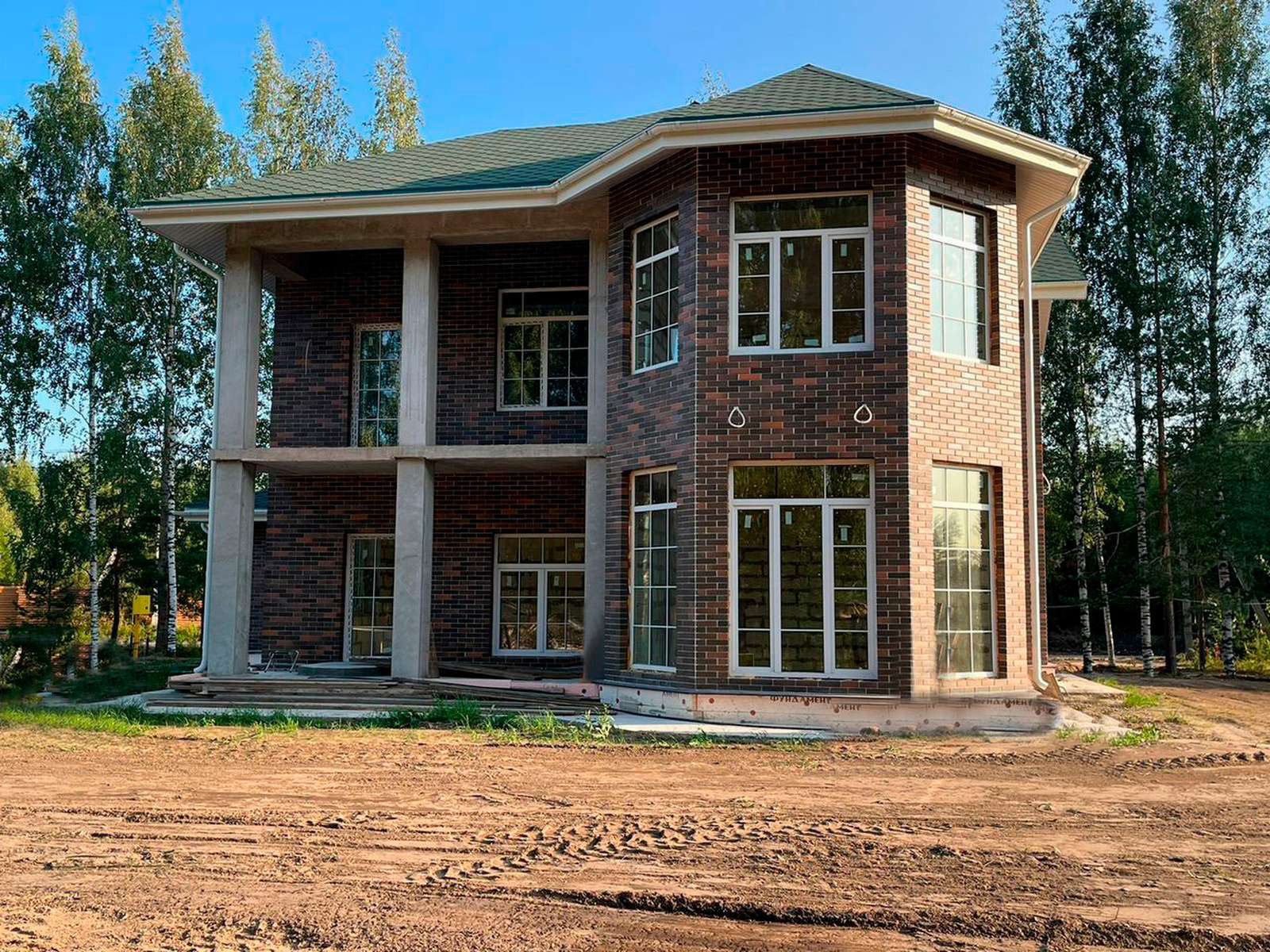 Двухэтажный дом из газобетона площадью 350 м2